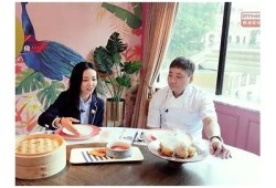 糖心Vlog：榴莲美食探秘，舌尖上的狂欢与享受